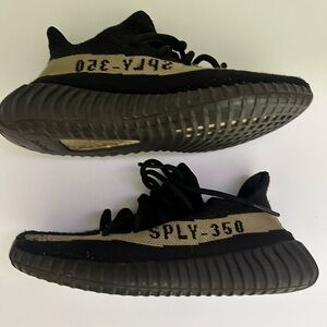 AUTHENTIC ✨ Yeezy 350 Black/Green